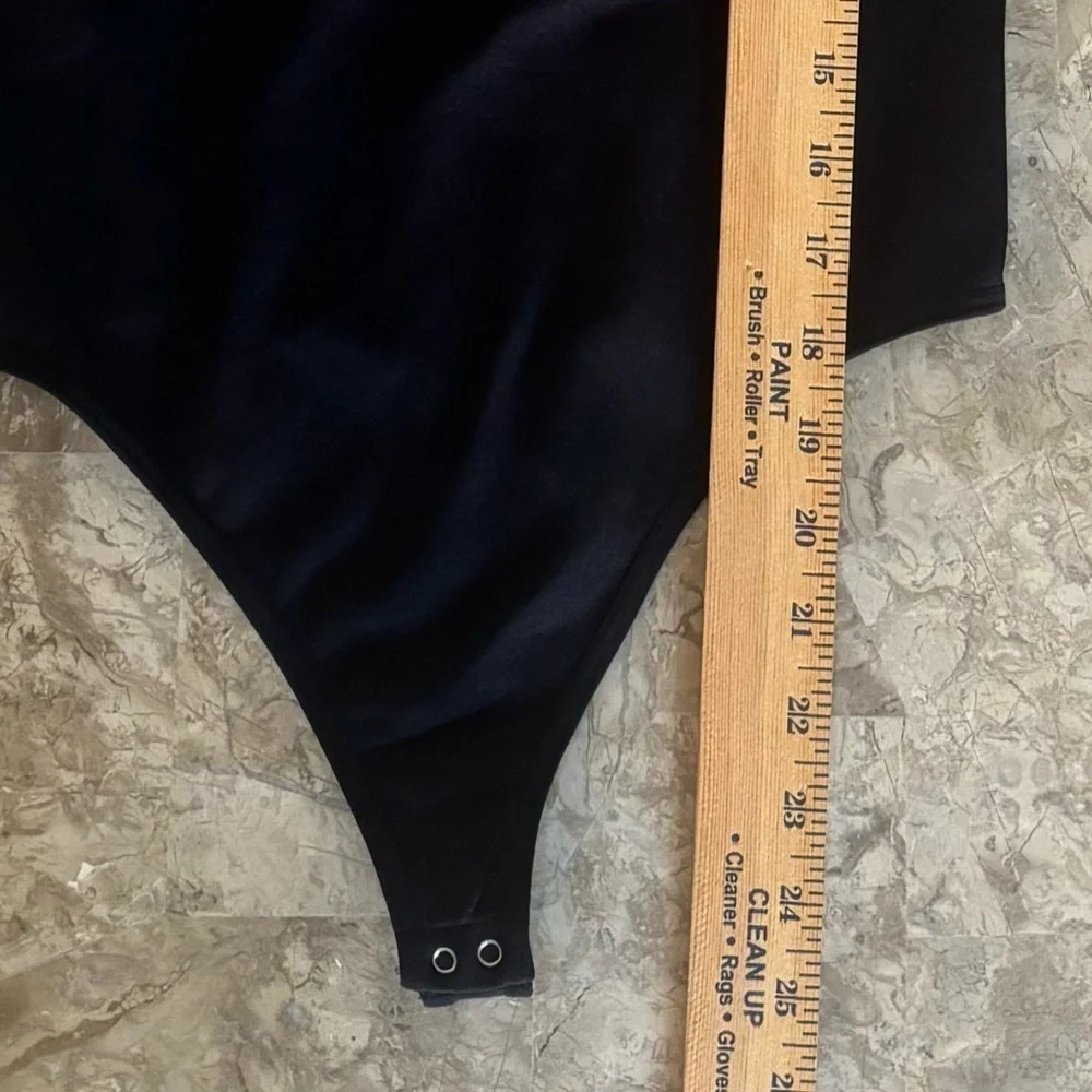 Intimately Free People Black V-Neck Bodysuit M/L – Everyday Essential